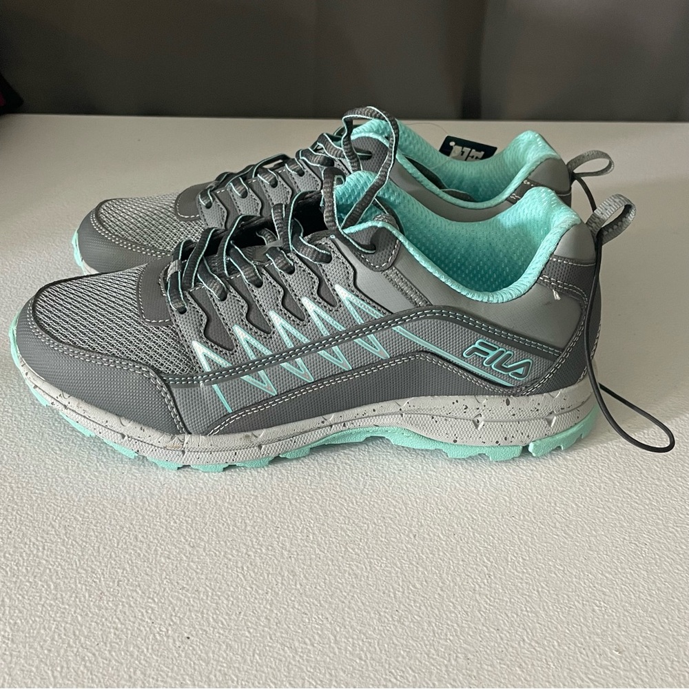 Fila Women’s Gray and Blue Athletic Shoes with Mesh Upper Size 9.5W NWT